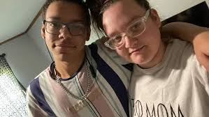 This is me today with almost 8 mos clean (no fronts), I started using at  the early age of 20. Ppl have said that we start using bcuz we're running  from something