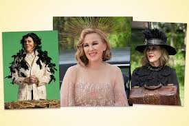 Even though catherine o'hara was finding plenty of success as a cast catherine o'hara wasn't always the superstar actor she is now. Schitt S Creek Catherine O Hara Explains Moira Roses S Best Looks Vanity Fair