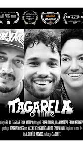 Na narrativa os poetas Slow DaBF, Max Medeiros e Letícia Brito, atravessam  e são atravessados pela poesia nas ruas da cidade do Rio de Janeiro. Para  tal odisseia tomam a punho um megafone e a cada ...