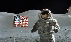 Însă de la misiunea apollo 17, din urmă cu mă aflu aici, în numele președintelui, pentru a le spune bărbaților și femeilor de la centrul de zboruri spațiale marshall și națiunii americane că, la. 49 De Ani De La Primii PaÈ™i Pe LunÄƒ Europa Fm