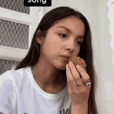 Gm just like we always talked about. Olivia Olivia Rodrigo Gif Olivia Oliviarodrigo Driverslicense Discover Share Gifs