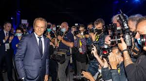 The loving result of our passion, commitment and belief. Tusk Gegen Kaczynski Schlacht Um Die Macht In Polen Politik