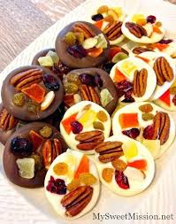 Chocolate Mendiants 11th Day Of Bloggy Christmas Chocolate Candy Recipes Chocolate Fruit Caramel Recipes