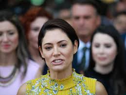 Decisão que cabe só a ela", diz Eduardo Bolsonaro sobre a candidatura de  Michelle