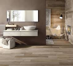 Boden Passt Zu Grauen Bei Waschbecken Badezimmerboden Fliesen Holzoptik Bad Badezimmerideen