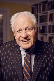 Codex Sassoon , la plus ancienne Bible hébraïque presque complète, achetée  pour 38,1 millions de dollars