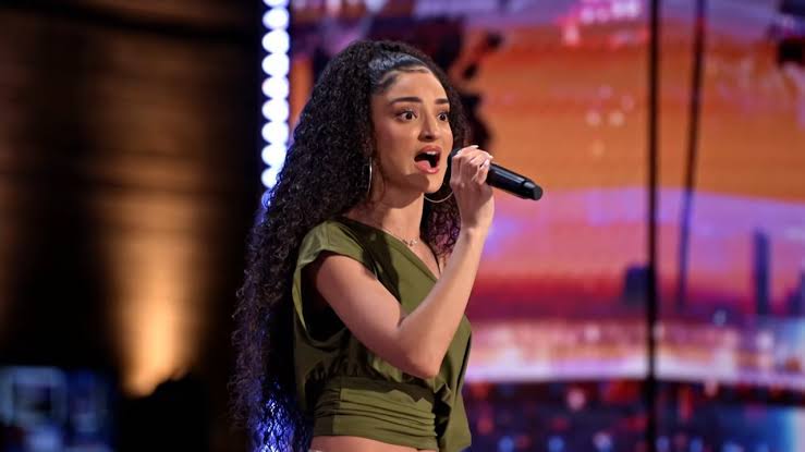 Lara D Stuns Judges And Sparks Golden Buzzer Steal On Americas Got Talent -  The Music Man