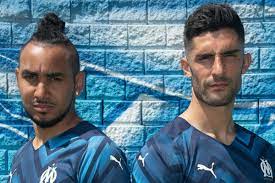 Retrouvez les derniers produits officiels om; L Om Presente Son Maillot Exterieur Pour La Saison 2021 2022 L Equipe