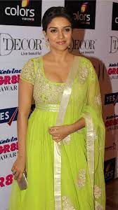 D (ft) = d (m) / 0.3048. Age In 2014 29 26 October 1985 Height In Meters 1 63m Height In Centimeters 163cm Height In Beautiful Indian Actress Indian Celebrities Colourful Outfits