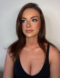 Hello Brides!🤍My name is Peyton Yambor and I am a free lance makeup artist  located in Western North Carolina (and yes I do travel😊)! I offer natural  to full glam services and