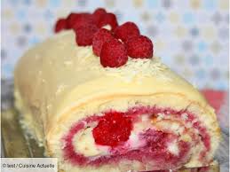 Buche Au Mascarpone Chocolat Blanc Et Framboises Recettes Recette En 2020 Mascarpone Chocolat Chocolat Blanc Gateaux Et Desserts