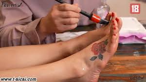 Korean Tickling - Testing The Sensitivity Of A Korean Girlfriends Legs ❤️  Tickle.Porn