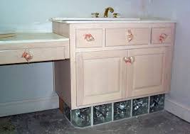 These are called stoppers, and they include a fitting that goes inside the drain and a lift rod to raise and lower the stopper valve. Short Bathroom Vanities B4ubuild