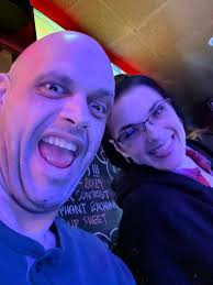 Sarina please 🙏 🙏🙏🙏 get some subs on! Or we are going home ffs