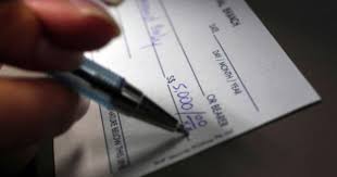 For local or at par checks the maximum time needed for clearance is 3 working days including saturdays. Step By Step Guide To Cheque Deposit How To Make Sure It Doesn T Get Bounced Money News Asiaone