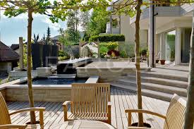 Sitzplatz Mit Platten Und Kies Wasserbecken Im Garten Wasserbecken Gartensitzplatz Gartengestaltung