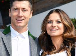Find out everything about robert lewandowski. Fc Bayern Star Robert Lewandowski Er Ist Erneut Vater Geworden Und Das Erste Babyfoto Ist So Niedlich Bunte De