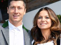 Anna stachurska ist die frau des. Fc Bayern Star Robert Lewandowski Er Ist Erneut Vater Geworden Und Das Erste Babyfoto Ist So Niedlich Bunte De