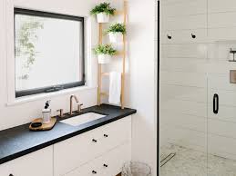 Top designers weigh in on what to keep on your radar this year—from tiles to tubs and everything in between. 15 Modern Farmhouse Bathrooms