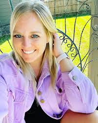 Olivia Lemons's Instagram, Twitter & Facebook