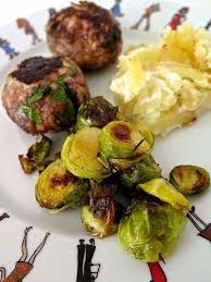 Je Crois Que J Ai Decouvert Les Boulettes De Viande Dans Delicious Je Vous Ai Deja Parle De Ce Magazine Anglais Plus Vegetable Recipes Cooking Brussel Sprouts