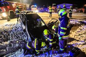 Knittelfeld L553 Autofahrer Nach Schwerem Unfall Eingeklemmt Regionews At