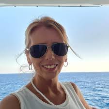 Mandi Ross (@mandi.ross2) • Facebook