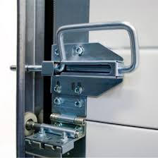Securiser Votre Garage Avec Ce Verrou Interieur Pompe de vidange lave vaisselle. securiser votre garage avec ce verrou interieur