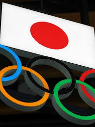 A tocha olímpica é acesa em olímpia, cidade grega onde se realizavam os jogos olímpicos que tiveram início em 776 a.c. Simbolo Das Olimpiadas Conheca A Historia Do Logo Famoso