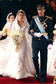Seit dessen thronbesteigung am 19. Sieben Der Teuersten Koniglichen Hochzeitskleider Von Prinzessin Eugenie Bis Prinzessin Diana
