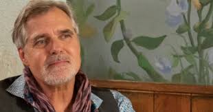 Schitt's Creek: Each of Alexis' Relationships, Explained