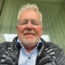 Vandaag werd bekend dat radio- en televisiepresentator Robert Jensen, broer  van onze Frank, onverwachts is overleden. We wensen Frank, zijn familie en  iedereen die Robert dierbaar was, heel veel kracht en sterkte