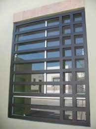 En la protección de tu casa todo es válido, desde rejas en las ventanas hasta las rejas incorporadas a las puertas, pero siempre tienes que pensar que sea con estilo y en este artículo te vamos a presentar 20 rejas y protecciones para puertas y ventanas, que te pueden servir de inspiración para. Rejas Para Ventanas Contemporaneas Buscar Con Google Rejas Para Ventanas Modernas Ventanas Modernas Y Rejas Ventanas
