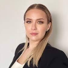 Diana Crowley's Instagram, Twitter & Facebook