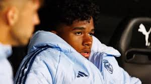 South African players receiving their bottle covers 😅😹 😂