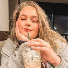 Isabella Keefe's Instagram, Twitter & Facebook