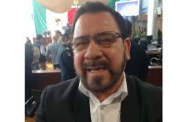 Localizan vehículo en llamas rumbo a Lázaro Cárdenas