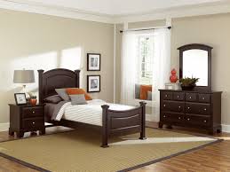 Well you're in luck, because here they come. Vaughan Basset Hamilton Franklin Youth Panel Bedroom Set In Merlot