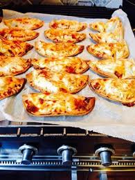 Petites Cokas Aux Poivrons Tchouchouka Recette Pied Noir Recettes De Cuisine Cuisine D Ailleurs Cuisine Francaise
