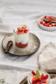 Joghurt Mousse Mit Erdbeeren Rezept Rezepte Erdbeeren Dessert Ideen