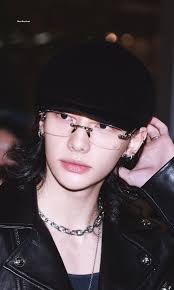 Stray Kids' Hyunjin will be revealed tomorrow (KST) as the new ambassador  for Givenchy Beauty, becoming the only 4th generation KPop idol to be an  individual ambassador for 3 luxury brands! 💎