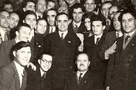 La nivel politic, toate initiativele romanesti trebuiau sa aiba. Ce Gest A FÄƒcut CeauÈ™escu La Moartea Lui Gheorghe Gheorghiu Dej