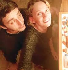 Geçtiğimiz günlerde ms (multipl skleroz) hastalığı başlangıcı şüphesiyle tetkikler farah zeynep abdullah, önceki gün levent'teki bir parkta maskesiz görüntülendi. Farah Zeynep Abdullah Evde Kalip Cin Yemegi Yedigin Dogum Gunu