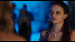 The two eventually confront their feelings at the school's annual fair while elle is working the kissing booth. Elle Evans The Kissing Booth