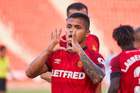 We did not find results for: Enganche Y Al Angulo La Joya Del Cucho Hernandez En La Liga De Espana