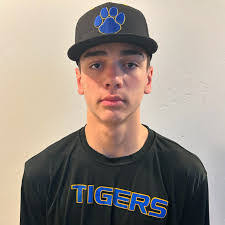 Jessica Lambson's Instagram, Twitter & Facebook