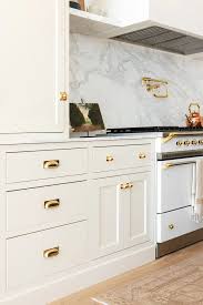 Cuisine Ouverte Cuisine Ouverte Ilot Cuisine Ouverte Ilot Moderne Cuisine Ouverte Moderne Cuisine Ou Cabinet Hardware Placement Home Kitchens Studio Mcgee