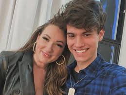 Renita Massey's Instagram, Twitter & Facebook