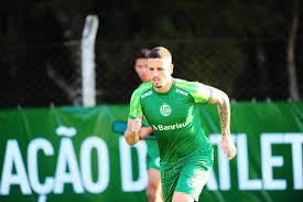 Um dos artilheiros do brasileirão com 7 gols, ao lado de gilberto (bahia), o centroavante de 25 anos. V1htgn5r3vrwem