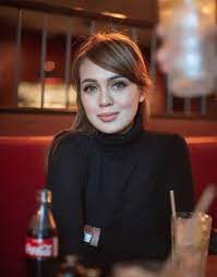 ''nelydia senrose facebook,nelydia senrose profile,uqasha senrose,mudah,neelofa,lisa surihani,nad zainal,friday i'm in love''. Biodata Nelydia Senrose Pelakon Drama Cinta Tiada Ganti Iluminasi
